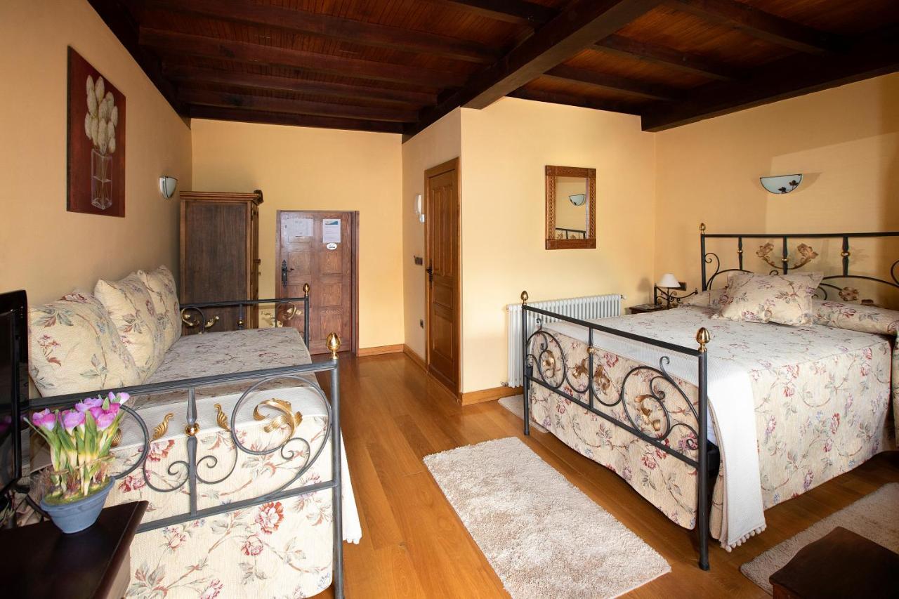 La Casona De Lombrana, En Polaciones Guest House Екстериор снимка