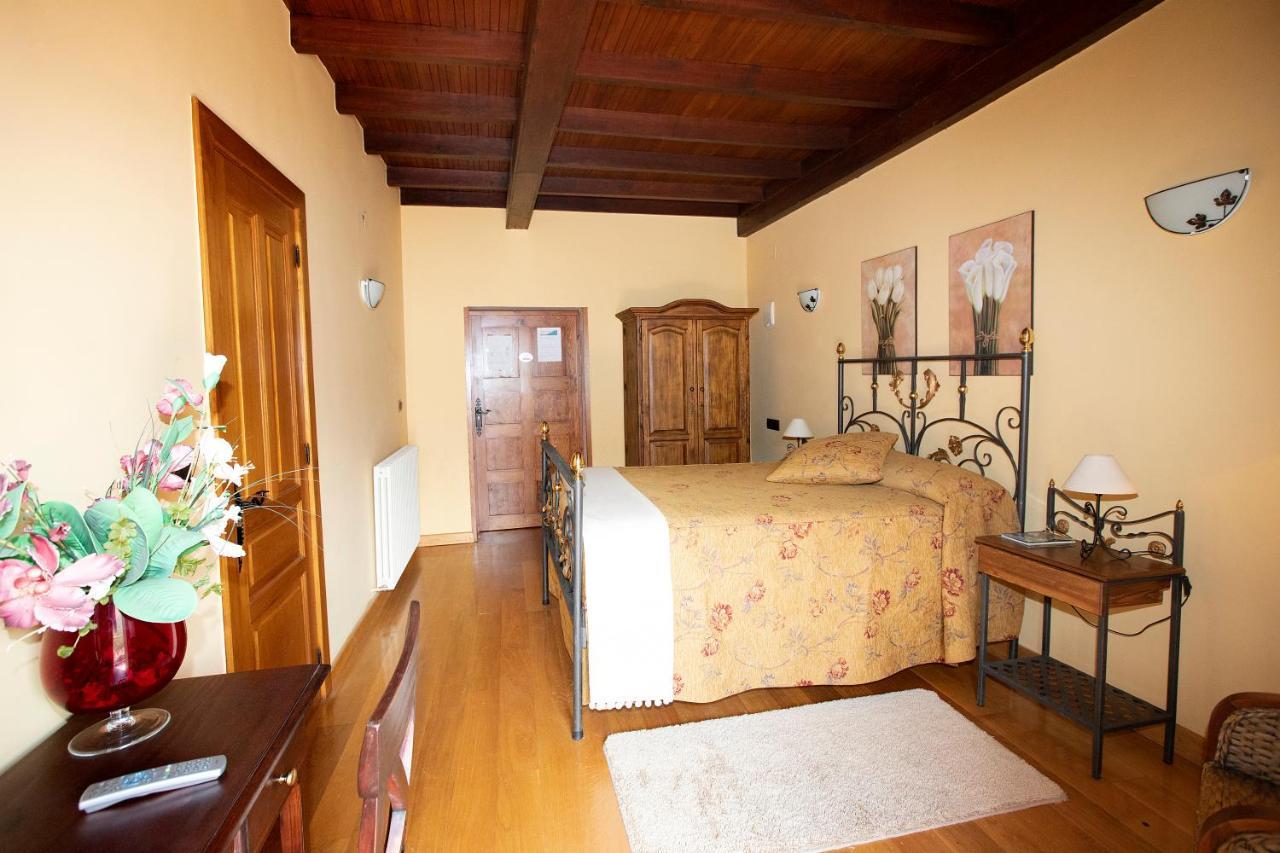 La Casona De Lombrana, En Polaciones Guest House Екстериор снимка