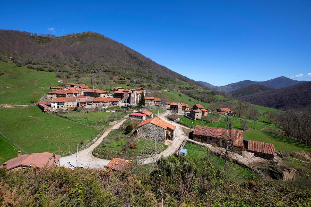 La Casona De Lombrana, En Polaciones Guest House Екстериор снимка