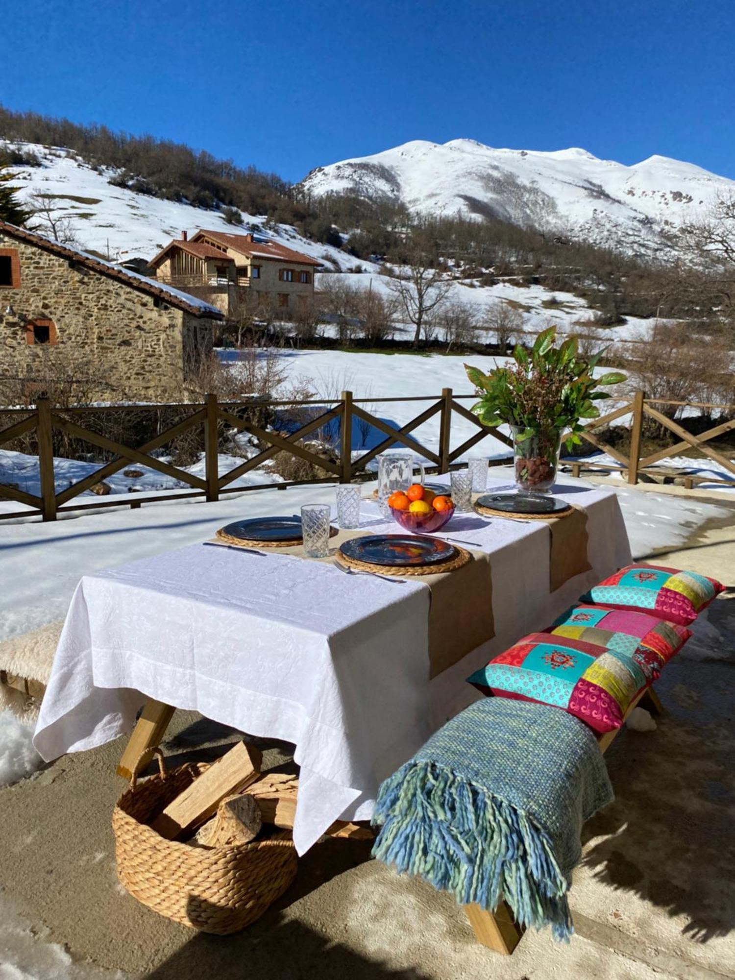 La Casona De Lombrana, En Polaciones Guest House Екстериор снимка